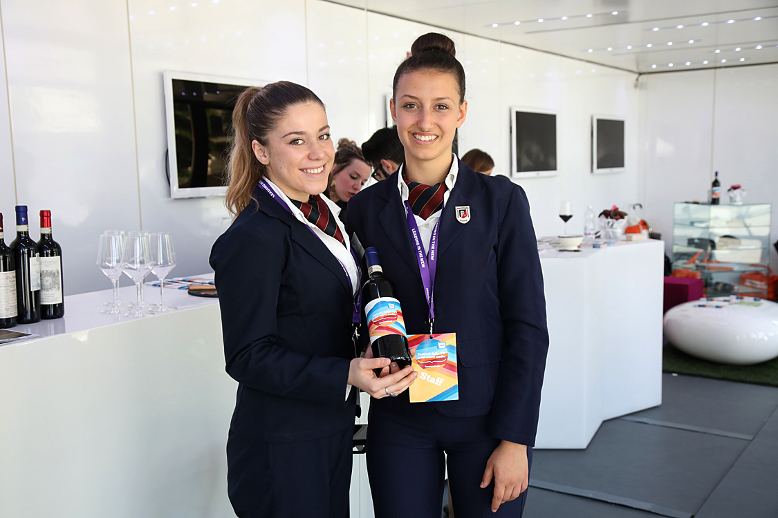 Festival della TV e dei Nuovi Media 2019_203.jpg - Alunne Istituto Alberghiero Mondovì